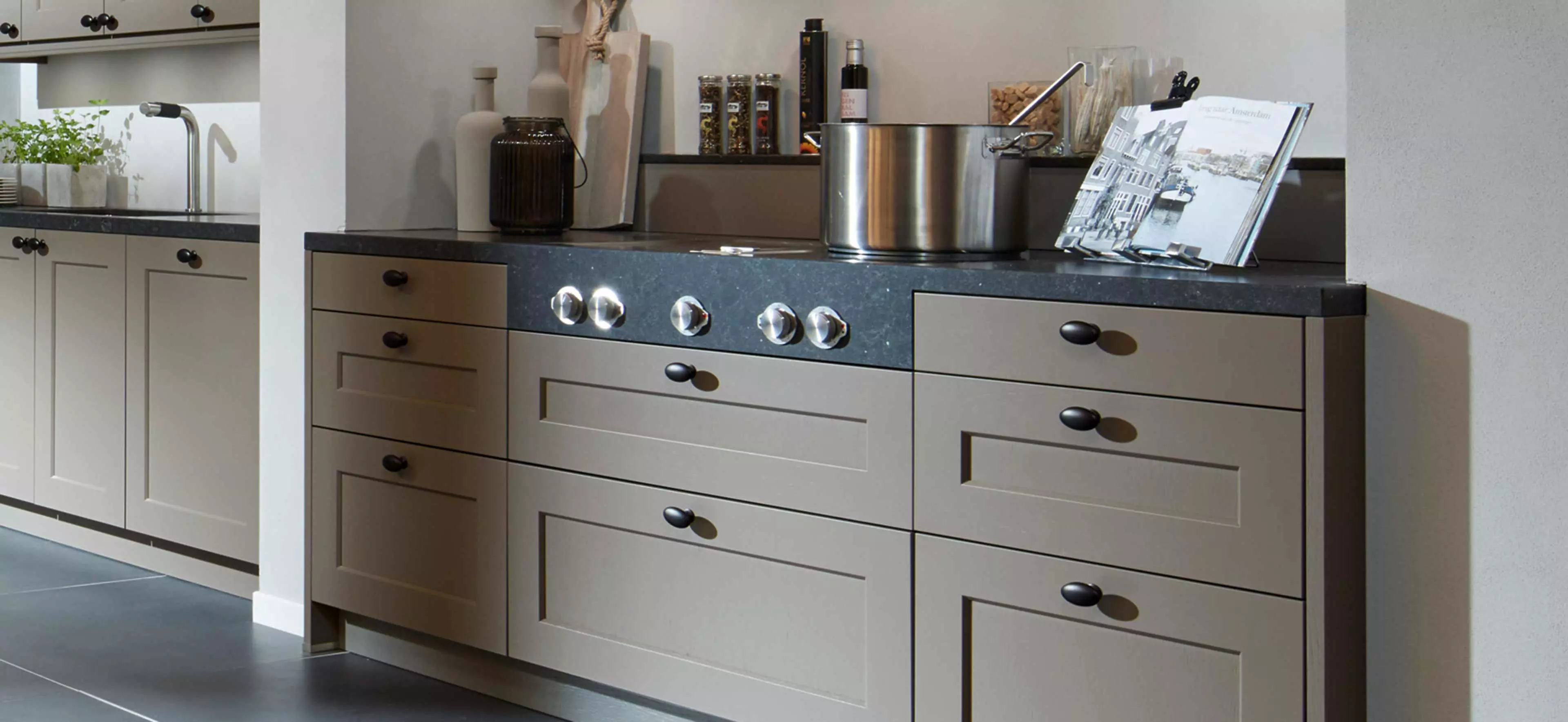 Marquardt Küchen: Anyconv Com Bedienknebel In Der Naturstein Arbeitsplatte