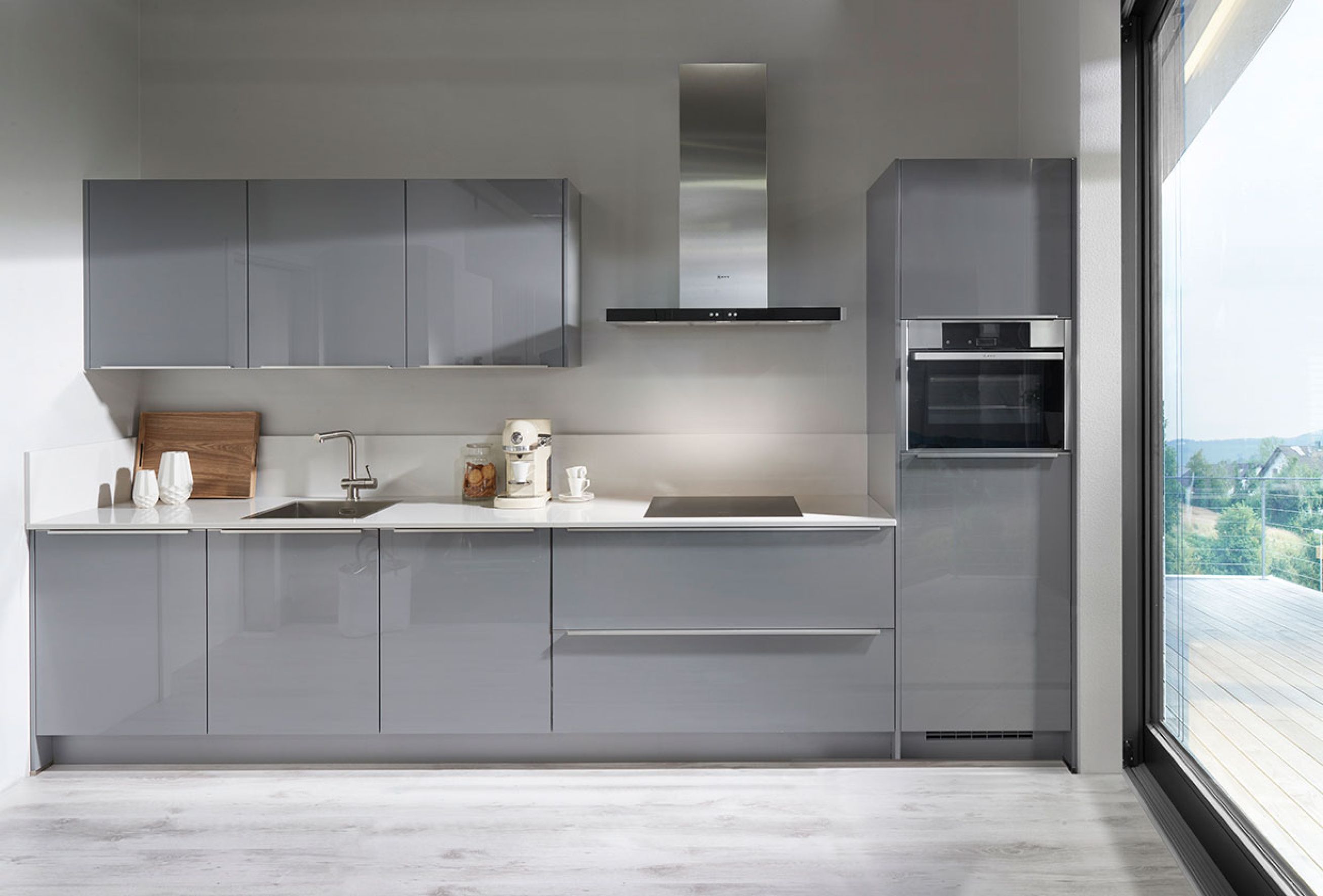 Küchenzeile Focus Mineralgrau mit Bianco Papiro