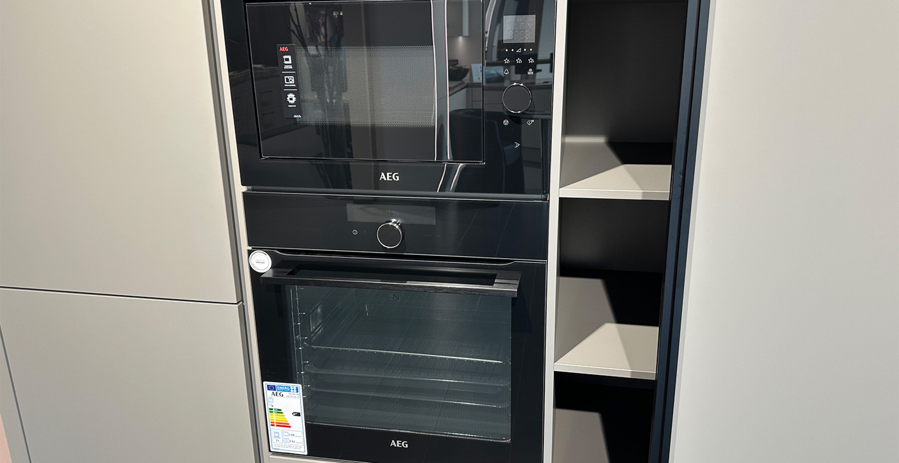 STNB10_Backofen_Mikrowelle.jpg