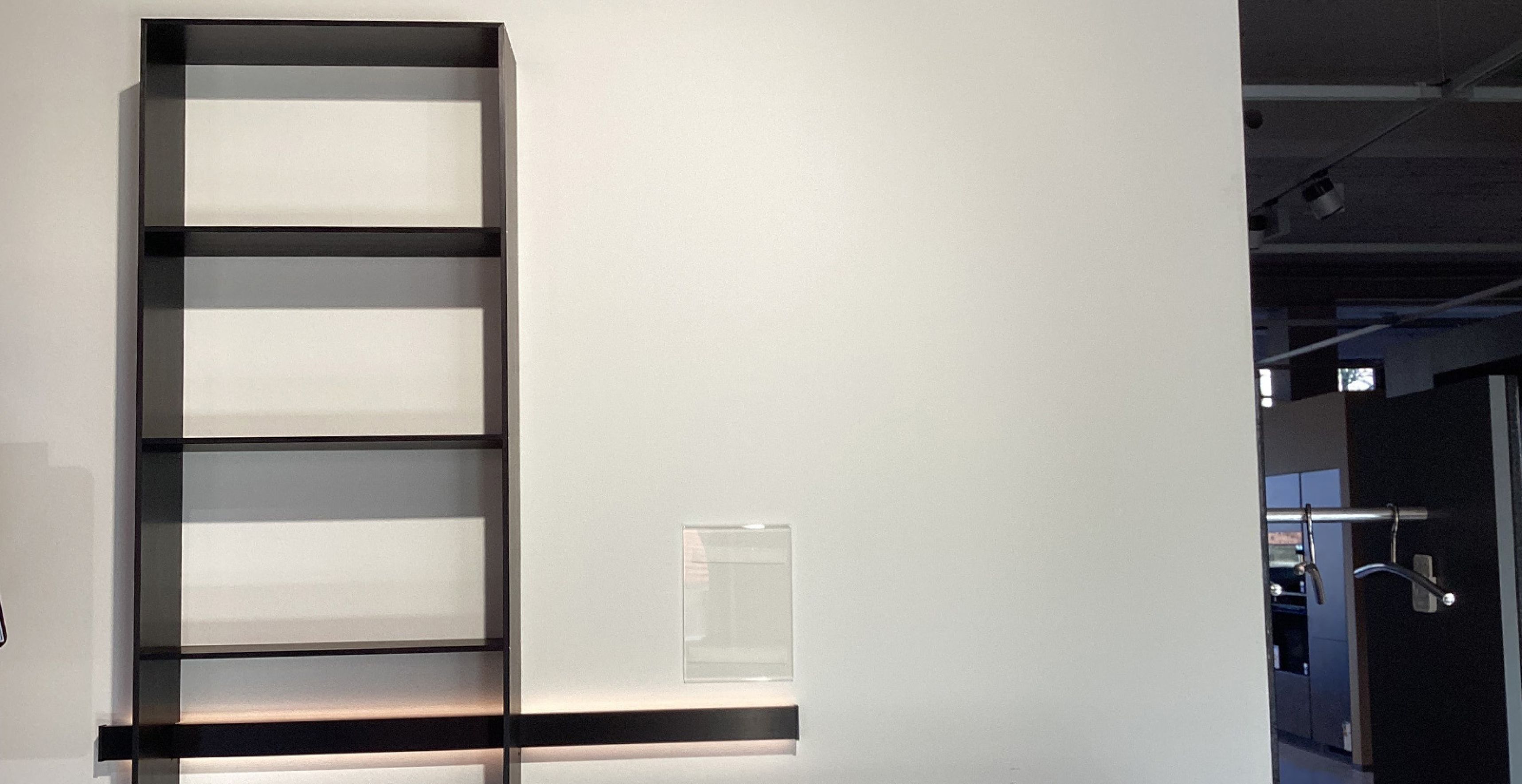 HHNB05_Alu-Regal_schwarz.jpg