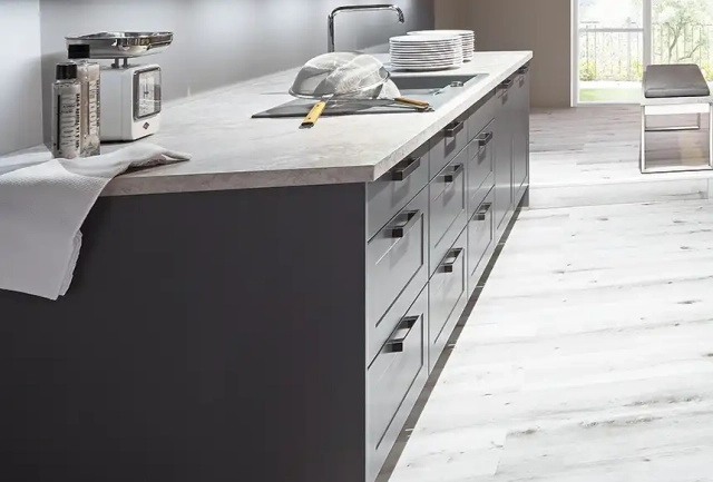 Kassettenschrank im Landhausstil