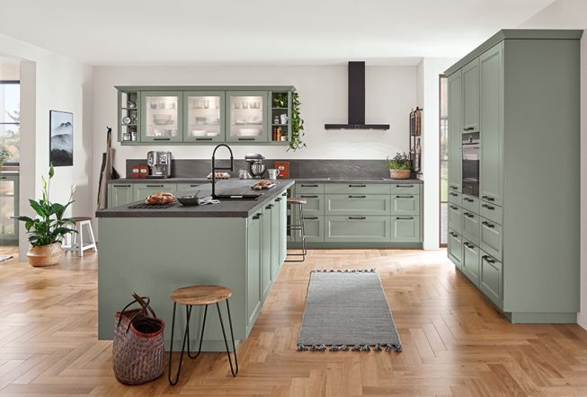 Landhausküche mit Farbe