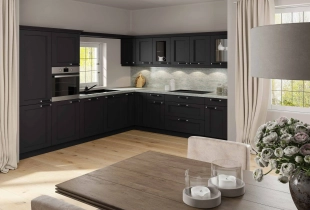Marquardt Küchen: Schwarze Landhausküche Mit Zeitgemäßen Minimalismus