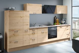 Marquardt Küchen: Klaßische Küche Mit Holzoptik Und Rosa Beta Granit