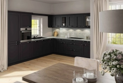 Marquardt Küchen: Schwarze Landhausküche Mit Zeitgemäßen Minimalismus