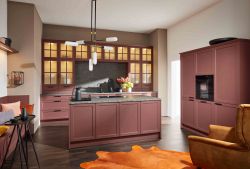 Landhausküche mit Farbe